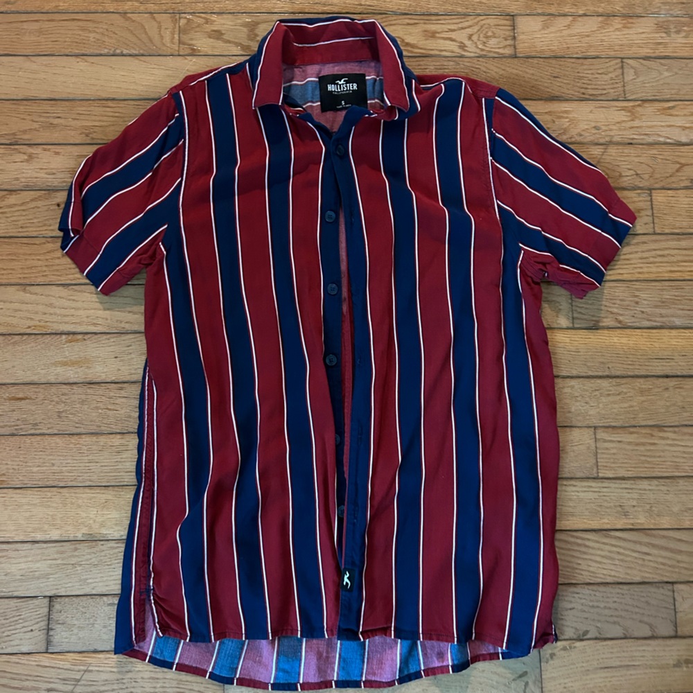 Hollister red and blue stripped button up